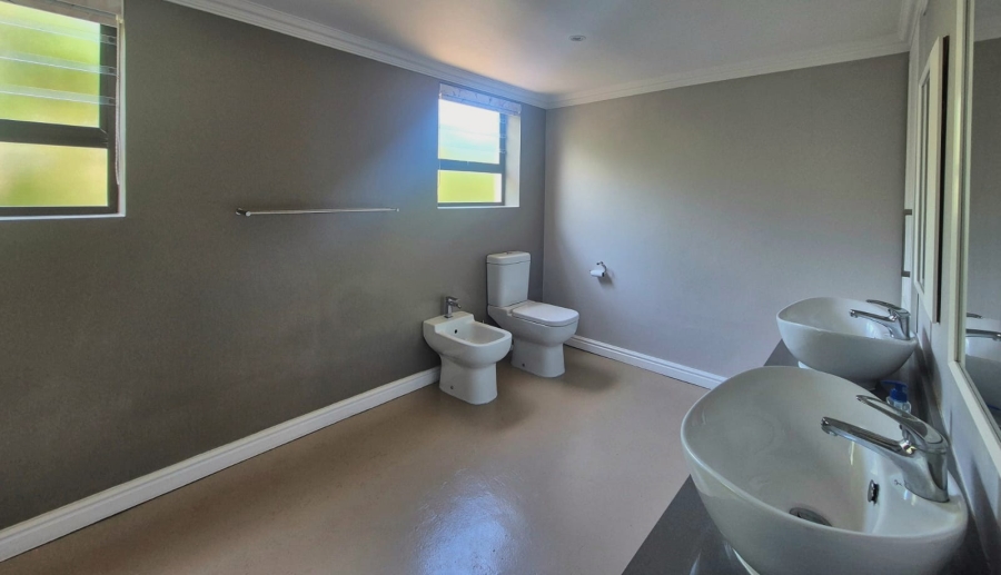 5 Bedroom Property for Sale in Wilderness Central Western Cape